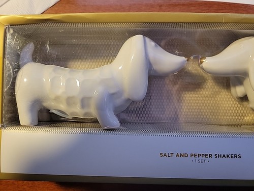 Wiener Dog Salt and Pepper Shakers - Picture 2 of 3