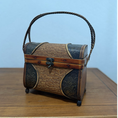 RARE VINTAGE HANDMADE WOODEN PURSE BOX UNIQUE STYLISH FREESTANDING 