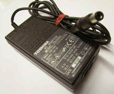 NETZTEIL TOSHIBA PA2440U 15V 2A FÜR VIELE NOTEBOOKS TECRA PORTEGE R100 R200
