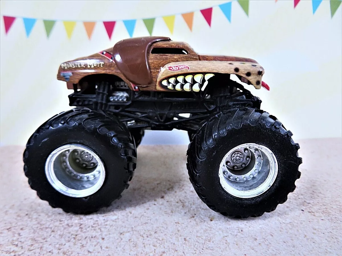 Monster Mutt Monster Jam Truck