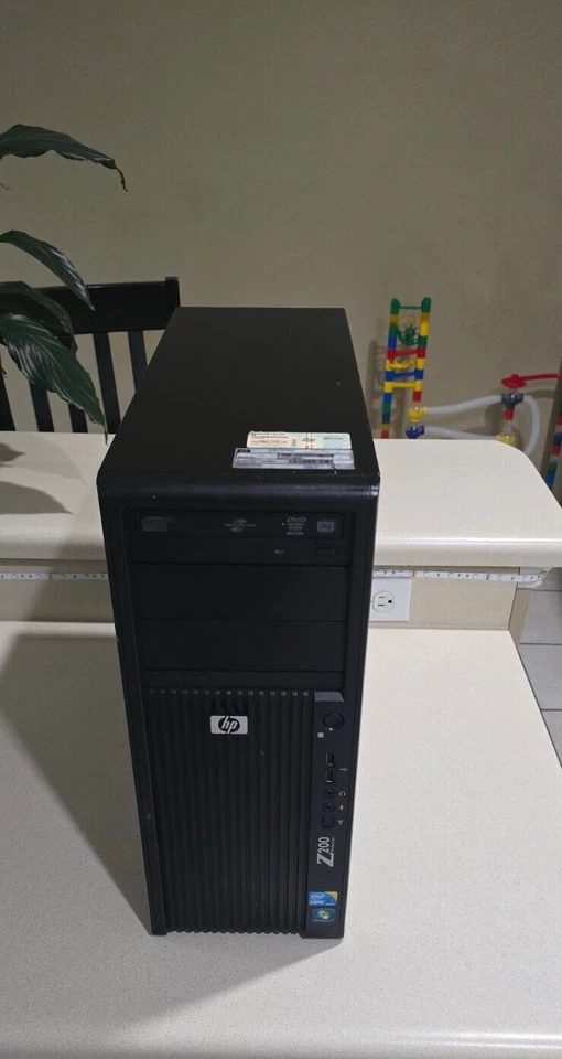 Estación de trabajo HP Z200, Intel i3-530 2,93 GHz y 4 GB RAM 500 GB HDD - Windows 10 Pro Foto 3 de 4