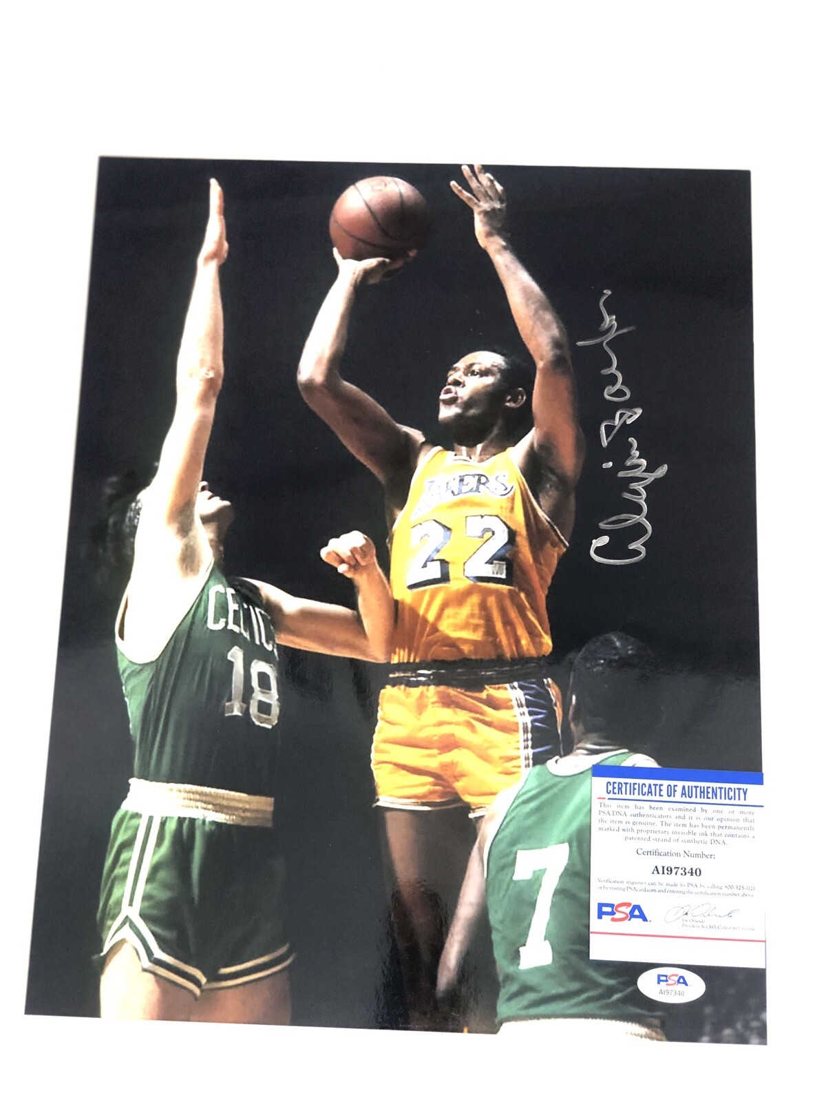 ELGIN BAYLOR HAND SIGNED 11x14 LOS ANGELES LAKERS NBA HOF PSA DNA CERT 