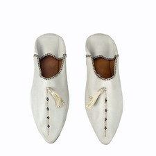 LOW 9.99 START TERRIFIC Vintage 1970s NOS HANDMADE Ethnic Leather Flats Shoes