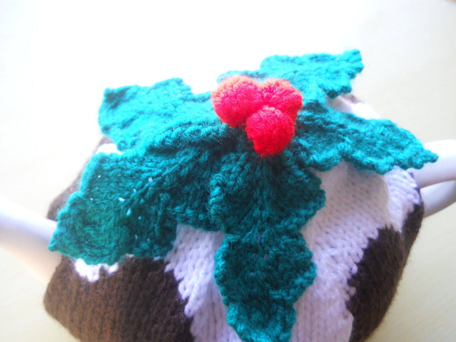 HAND KNITTED CHRISTMAS TEA COSY eBay