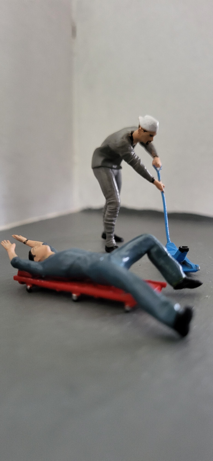 1/43 Lot d'accessoires garage et figurines mécaniciens / pour diorama 1