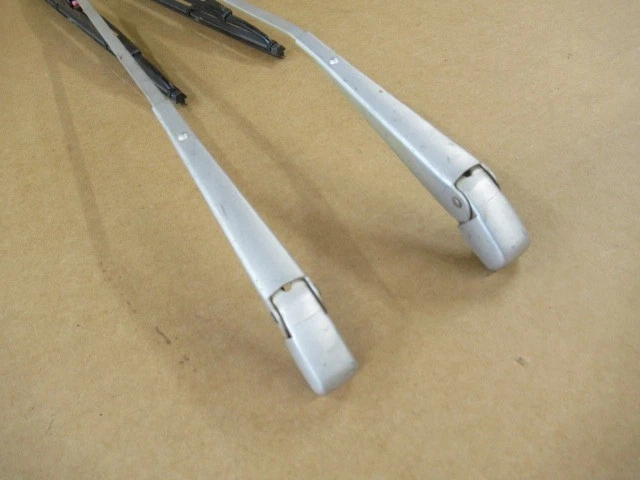 Brazos limpiaparabrisas + cuchillas ford escort mk1 (para adaptarse a un coche LHD) Foto 2 de 4