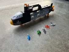 Aquatic Discovery Expedition Research & Rescue Submarine Toy with Sea Creatures