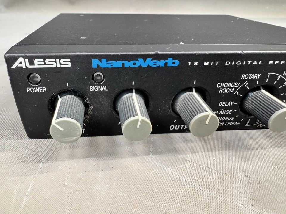Alesis NanoVerb 18-Bit Digital Effects Processor Chorus Delay Flange Hall Rotary - Image 2 of 4