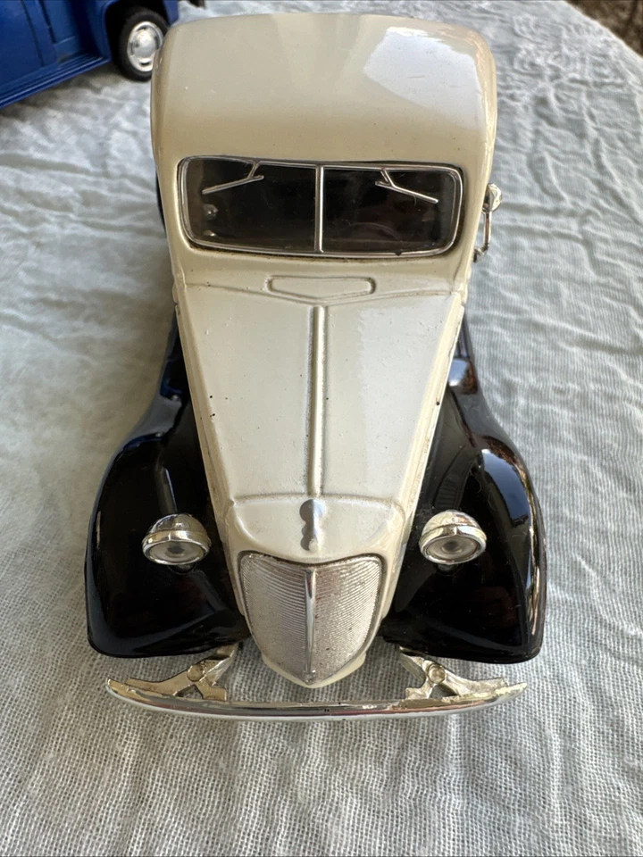 Lot of 8 Diecast - Ford/Chevy/VW/Dodge - 5” Kinsmart 5 - Jada 2 - Ford 1 Foto 4 de 4