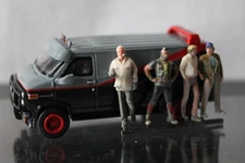 Brekina 18250 GMC Vandura A-Team negro/rojo con figuras 1983