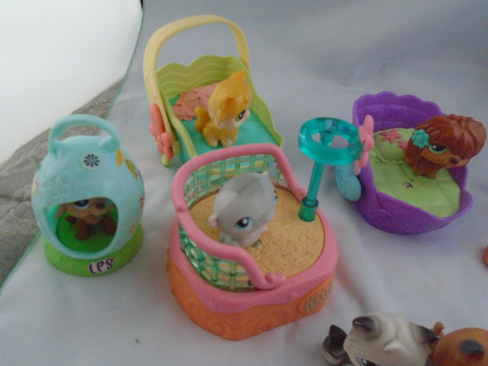 Littlest Pet Shop Beds & Animals eBay
