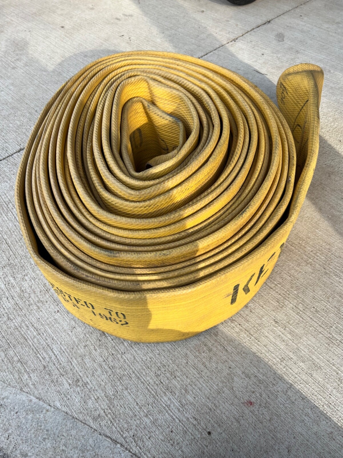 7 3/4" wide rubber heavy duty Fire hose for boat docks etc. 10' length