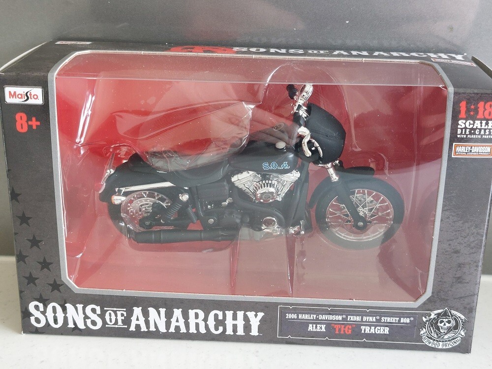 Sons of Anarchy ハーレー1/18スケール セット 26dc5f48fe1343eb89705b85ee7408