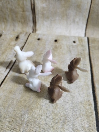 5 Vtg Creepy Bunny Rabbits Miniature Plastic Figurines (B9) - Picture 5 of 5