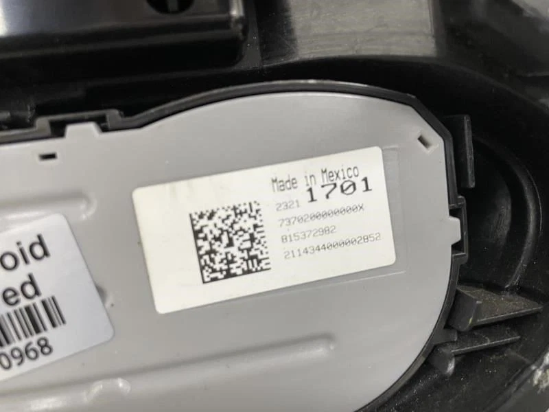 232179 15-16 GMC Canyon OEM 8" Touch Screen Radio Display Control Panel - Image 4 of 4