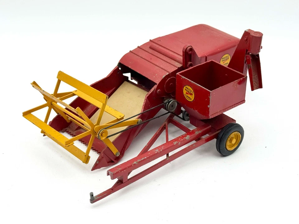 Combinação de cortador Massey Harris em escala 1/16 por Reuhl - Imagem 2 de 4