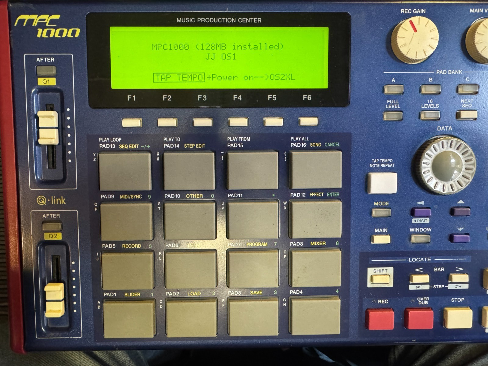 AKAI MPC1000 MPC 1000 /128M/JJ OS1 4.99 ,new pad kit installed  ARMENS