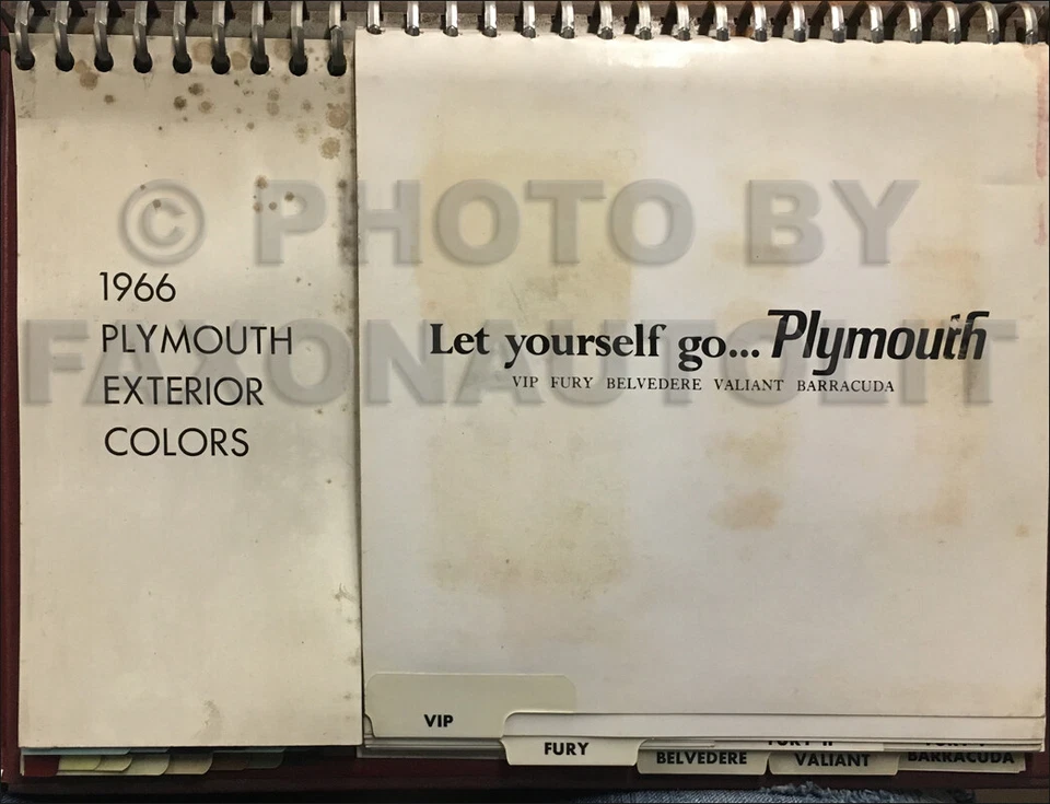 Álbum de distribuidor de tapicería de color Plymouth 1966 grande Barracuda Belvedere Fury etc. Foto 2 de 2