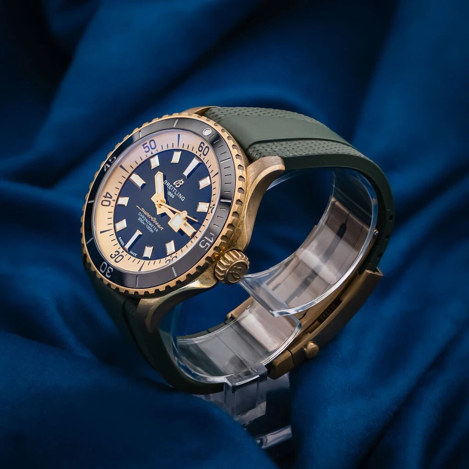 Breitling Superocean esfera verde bronce 42 mm caja y papeles - N17375201L1S1 Foto 3 de 4