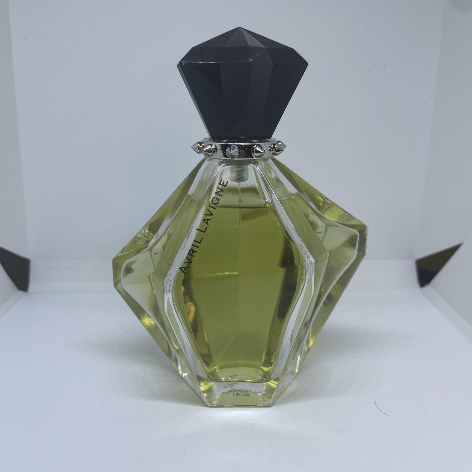 香水(女性用) AVRIL LAVIGNE black star Black Star Eau De Parfum Spray by Avril Lavigne日本での購入