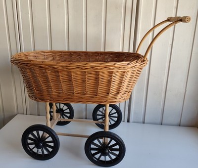 Puppenwagen - Rattan - Korb - Bett - Puppen - Teddy - Katzen - Hunde - Deko