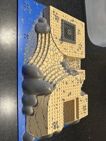 **Cracked **LEGO World City: Coast Watch Hq 7047 LEGO 44510 3D RAISED BASE PLATE