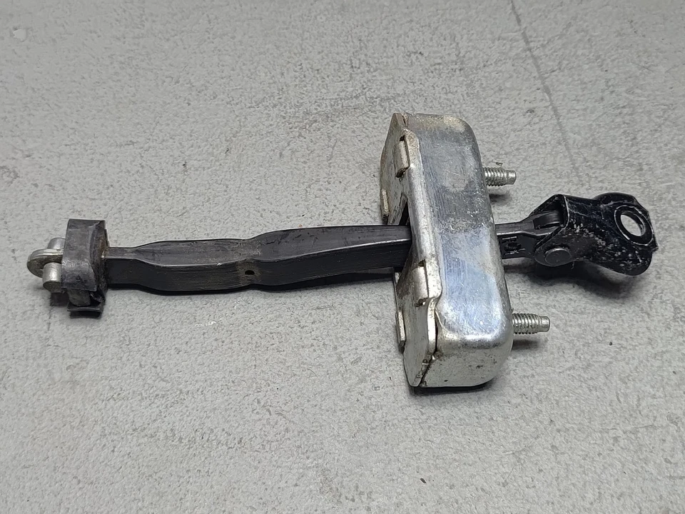 REAR LEFT OR RIGHT DOOR CHECK STRAP STOP STOPPER 2018-2025 TOYOTA CAMRY OEM - Imagem 4 de 4