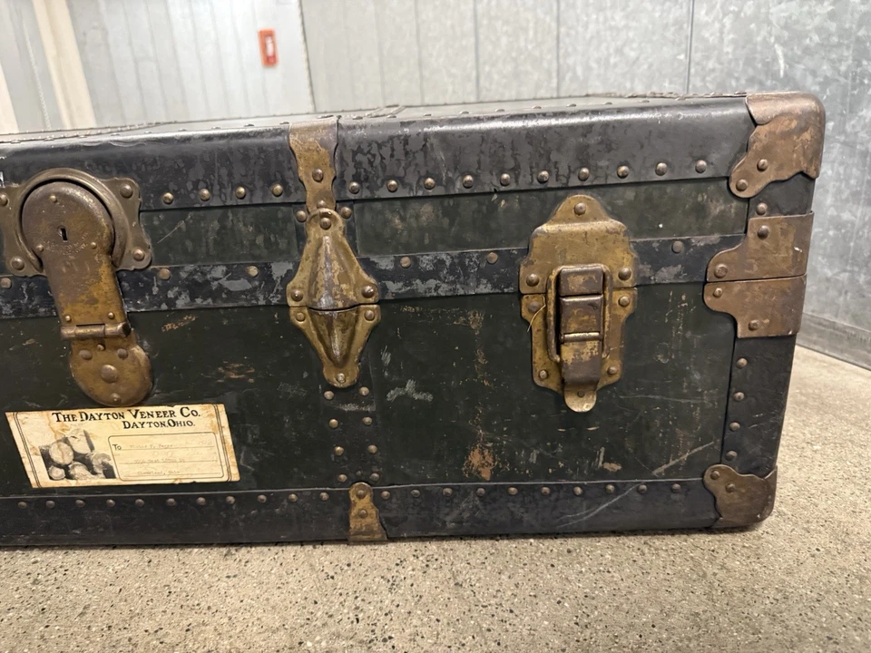 Antique dayton venner Antique Steamer Trunk. Great decor item coffee table etc - Image 3 of 4