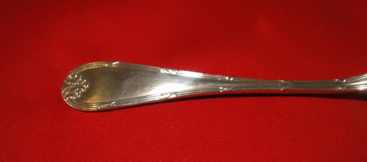 12 cuillères à soupe anciennes en métal argenté coquille 12 cuillères à soupe anciennes en métal argenté coquille