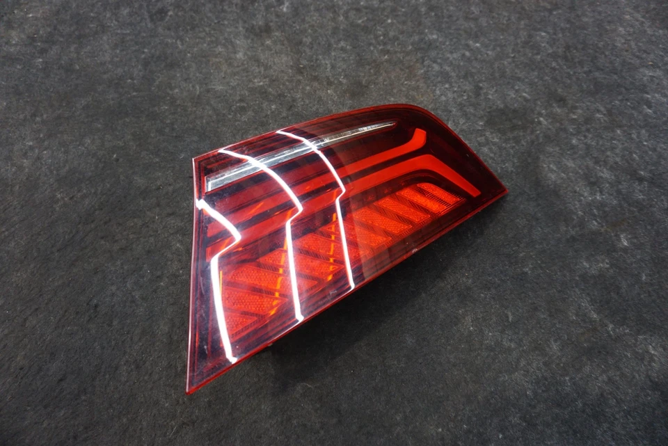Conjunto de lanterna traseira externa de LED traseira direita 4G8945096F Audi S7 4K8 2016-18 - Imagem 3 de 4