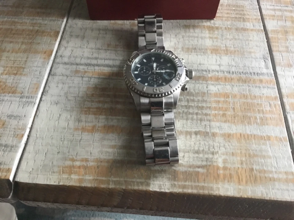 Reloj Oniss Hombre Esfera Negra Tono Plateado Acero Inoxidable ON475M Sumersión 300m Foto 3 de 4