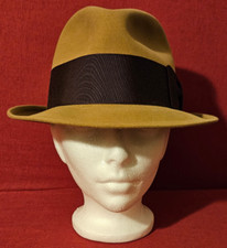 ViINTAGE 1960s DOBBS FIFTH AVENUE NEW YORK FEDORA HAT SIZE 7 1/8 BROWN WITH BOX