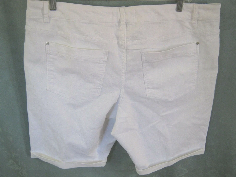 Bermudas de mezclilla Y2K Pure Energy talla grande 24W blancas con puños 11" nuevas con etiquetas Foto 4 de 4
