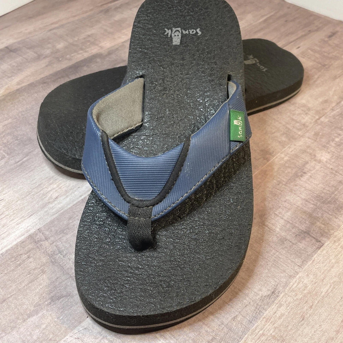 Boys sanuk hotsell flip flops
