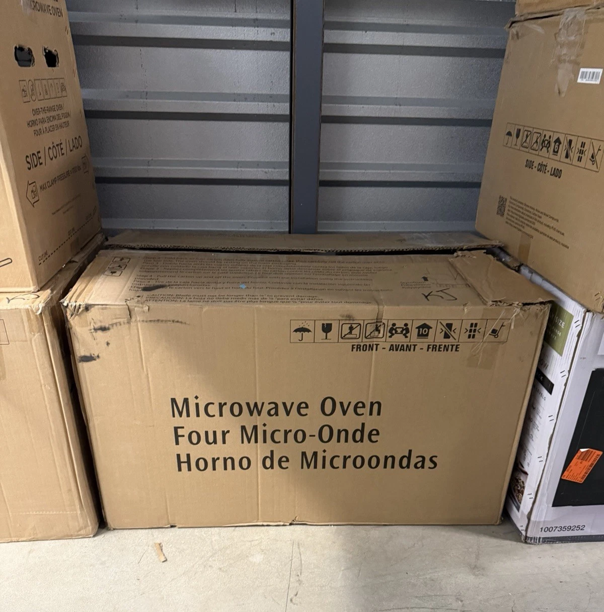Frigidaire Over-the-Range Microwave 1.8 cu ft 1000W Stainless Steel FMOW1854VSA
Opens in a new windo