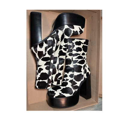 Steve Madden Cow Print Faux Fur Ankle Boots Square Toe Zip US 7.5