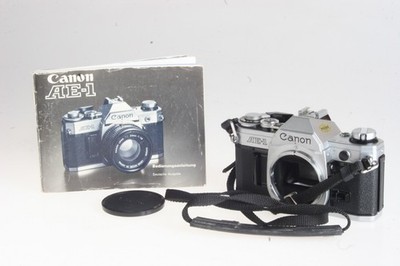 Canon AE-1 Gehäuse #3405765 ''neue Lichtdungen wo erforderlich & Spiegeldämpfer''
