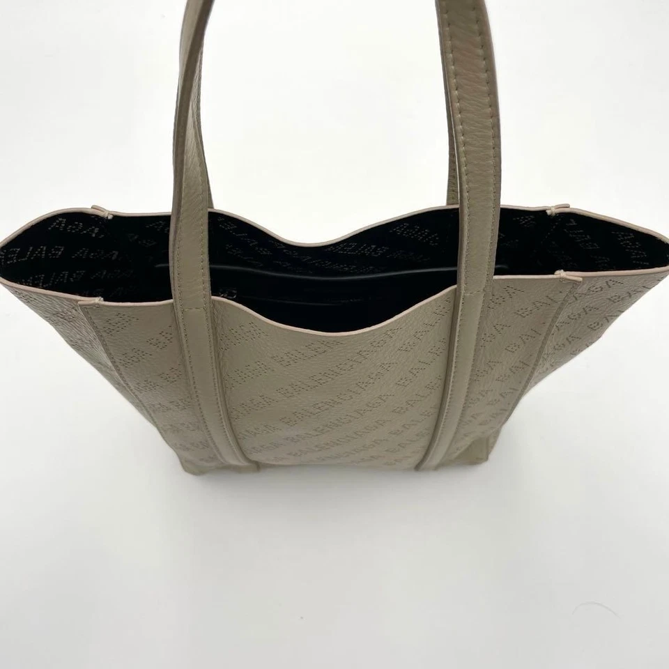 Bolso de Mano Balenciaga Everyday en Excelente Estado en Gris Foto 4 de 4