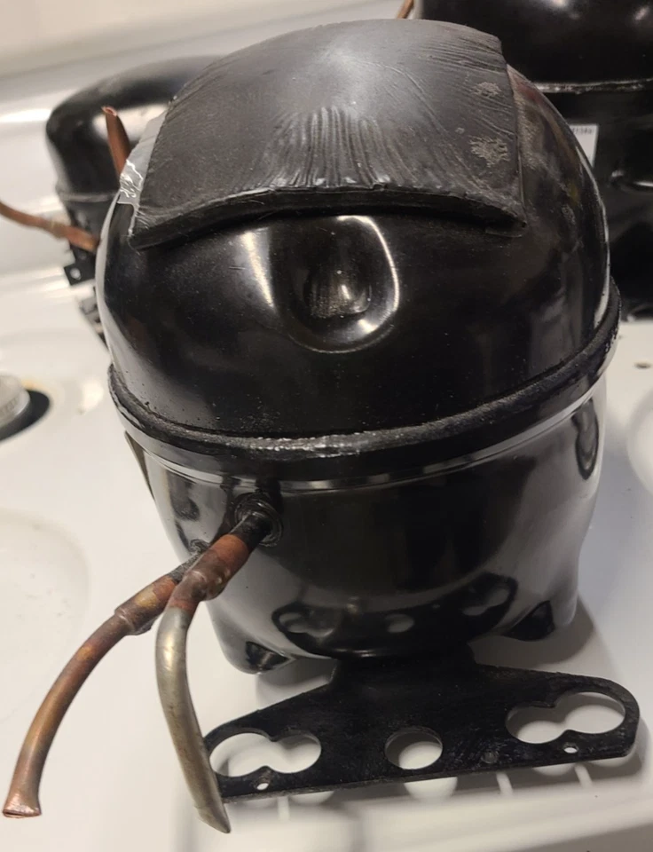 Compressor de geladeira Embraco EM3Z50HLT para GE Whirlpool WR87X33165 - Imagem 3 de 4