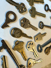 Key Lot for Crafting Jewelry 30 Pieces Skeleton Keys Wide Variety Estate Find — photo 2