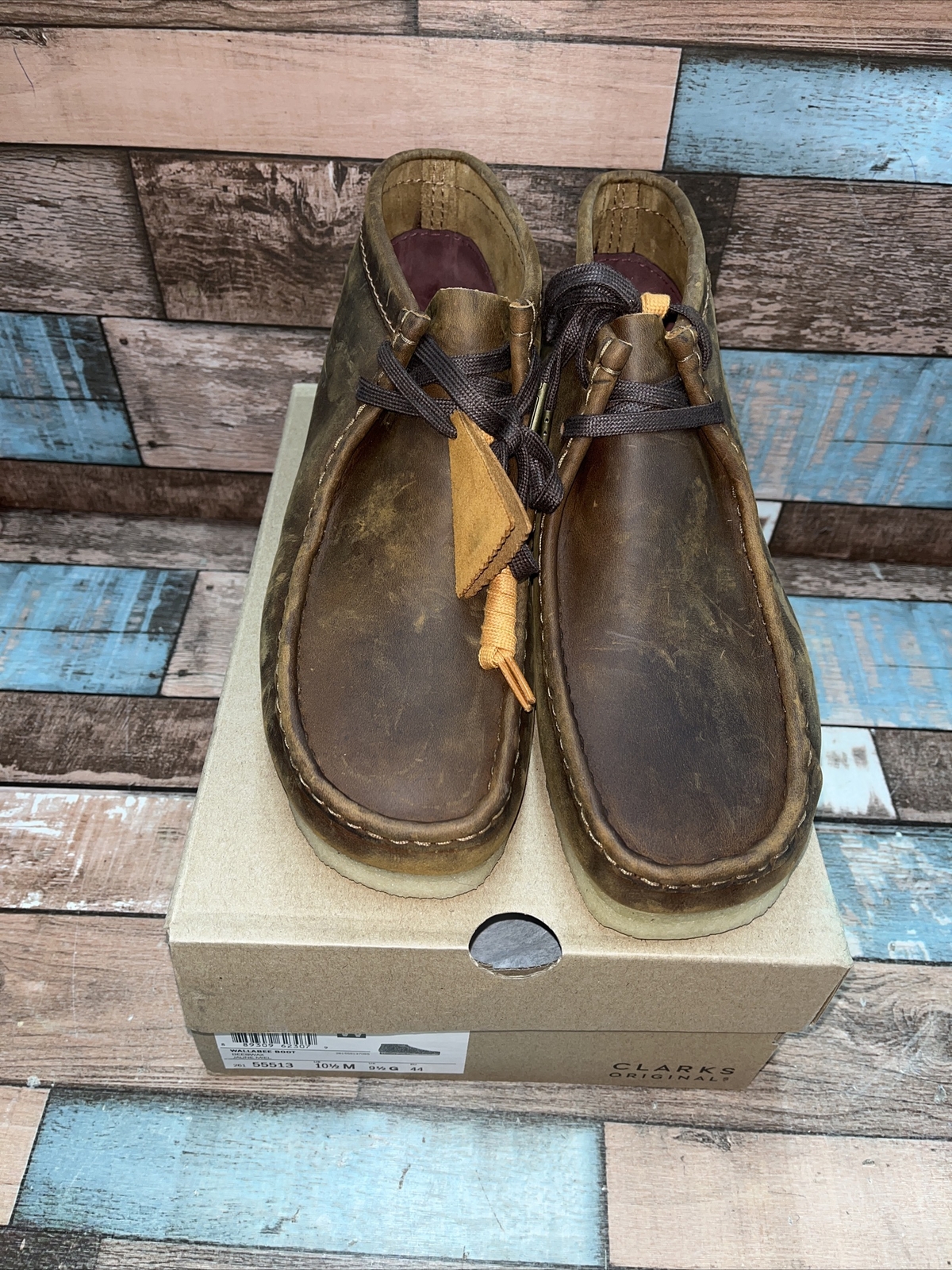 CLARKS WALLABEE BOOTS BEESWAX LEATHER 