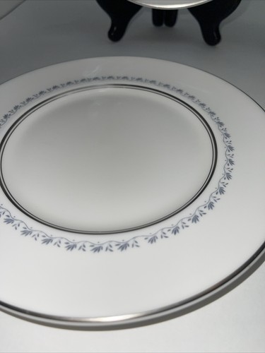 Royal Doulton China Tiara 7 7/8" Salad Dessert Plates Platinum Trim Set of 4 - Picture 5 of 10
