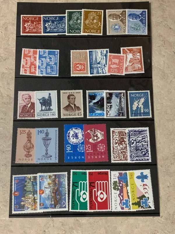 Norway Postage Lot All Different Approx 30 Stamps Mint Never Hinged SKU#34960