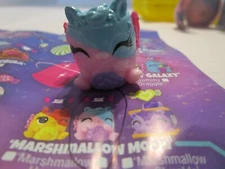 Hatchimals Colleggtibles Cosmic Candy Blue/Pink "Marshmallow Hamstar"
