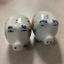 Vintage Ceramic Pig With Decorative Flower Salt And Pepper Shakers Cute!!!