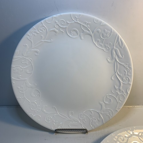 Set 4 piatti Corelle Bella Faenza bianchi in rilievo 10 1/4" USA - Foto 2 di 11