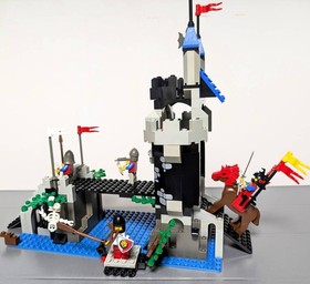 LEGO 6078 Skeleton Tower + 6044 Royal King's Carriage Minifigs Dragon Knight