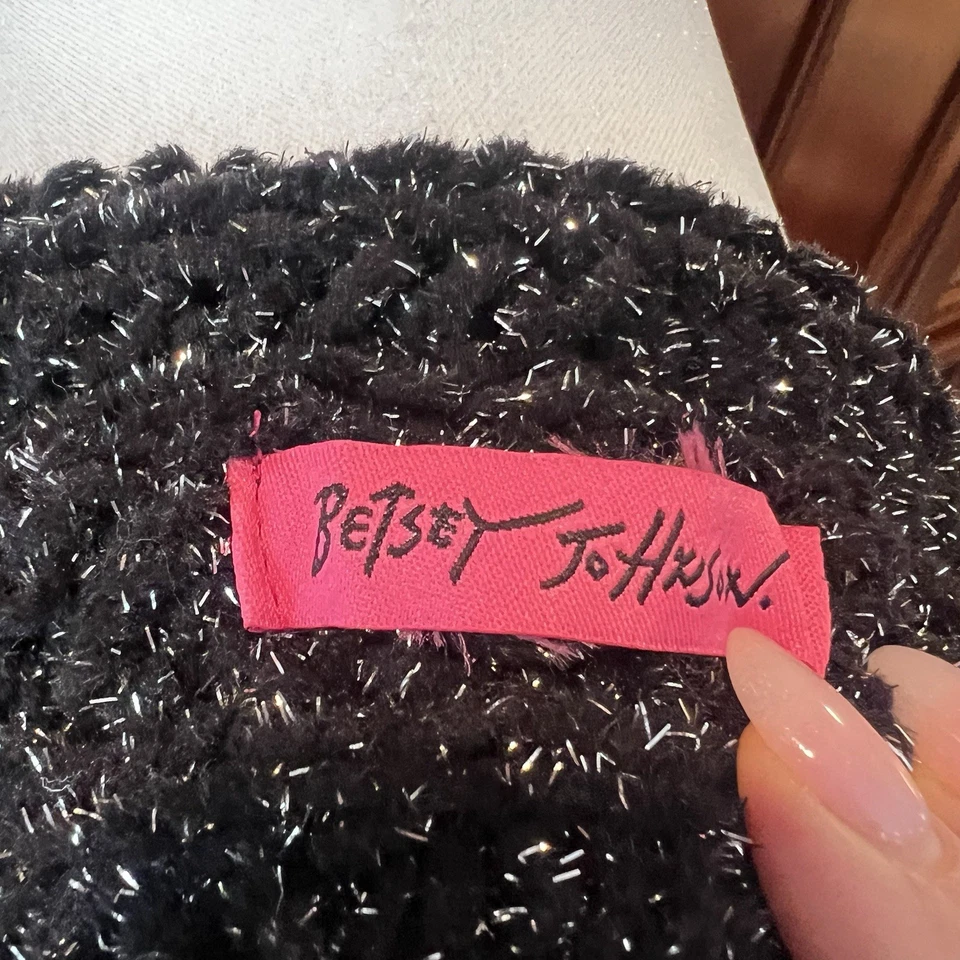 Betsey Johnson Infinity Loop Scarf OneSize Black Knit Metallic Sparkle Neck Warm - Image 4 of 4