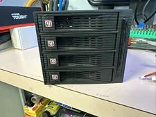 4 Drive 3.5in Trayless Hot Swap SATA Mobile Rack Backplane Startech HSB430SATBK