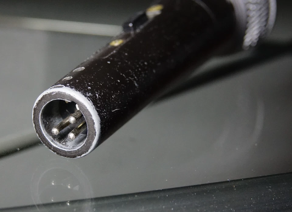 Shure SM58S Dynamisches Gesangsmikrofon mit Ein/Aus-Schalter - Schwarz - Bild 3 von 4